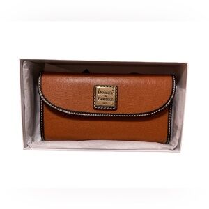 New Dooney & Bourke Saffiano Leather Continental Clutch